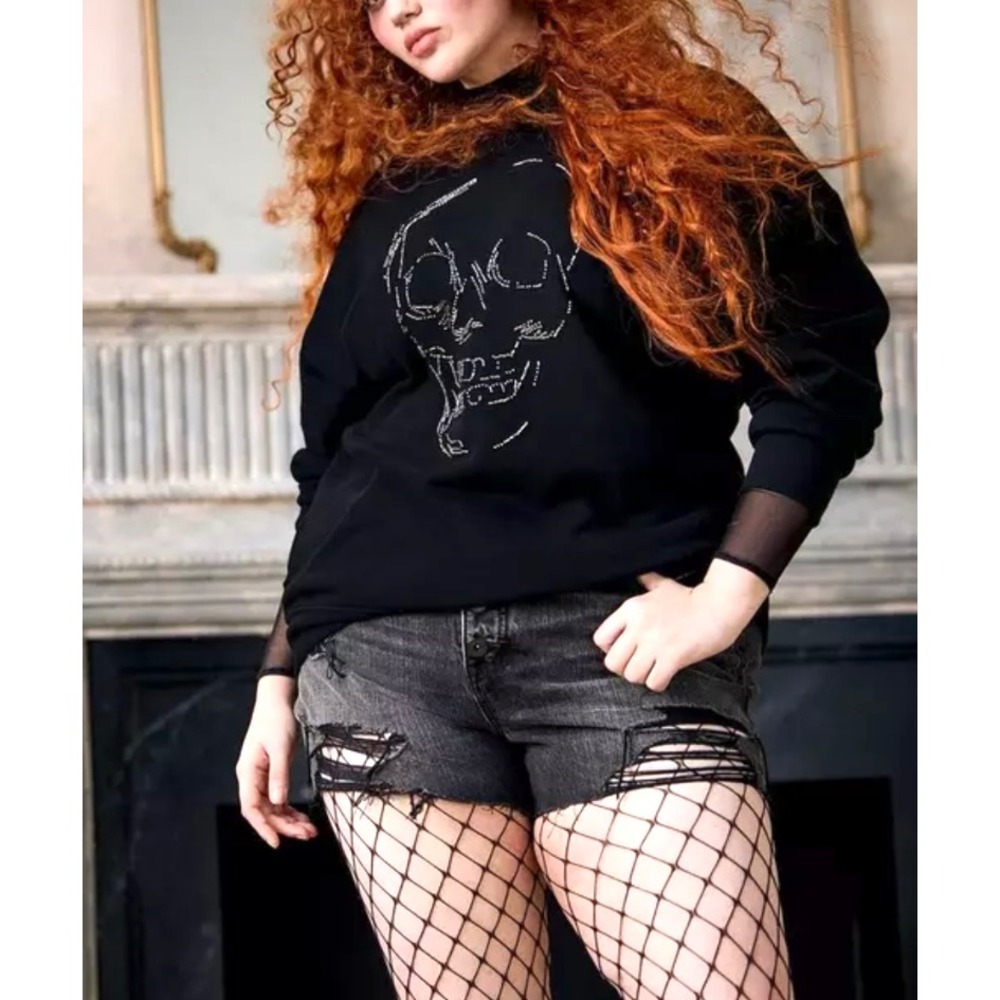 NWT Torrid Nightfall Relaxed Cozy Fleece Beaded Skull Goth Grunge Sweatshirt-2X - Picture 2 of 5